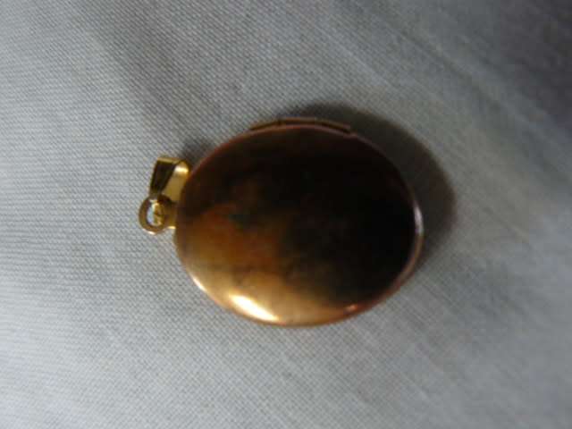 GOLD TONED LOCKET