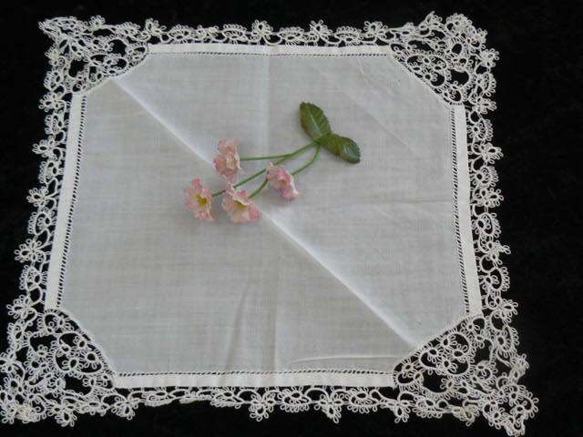 HANKIE COTTON VINTAGE TATTING