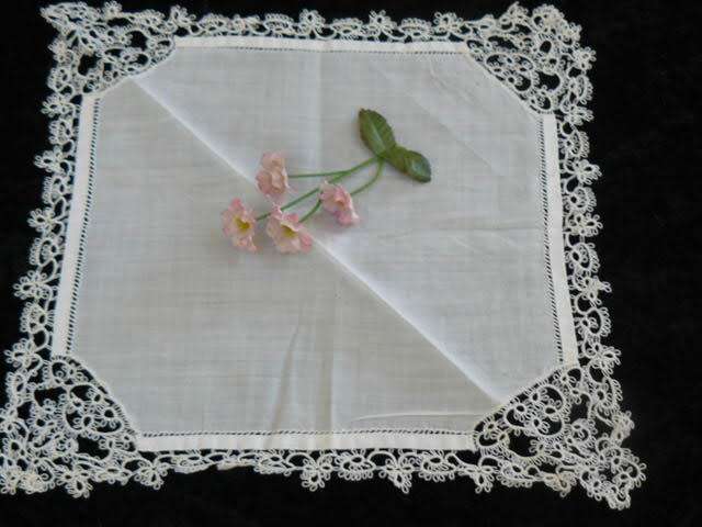 HANKIE COTTON VINTAGE TATTING