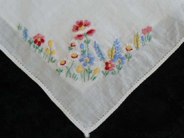 HANKIE VINTAGE COTTON EMBROIDERED