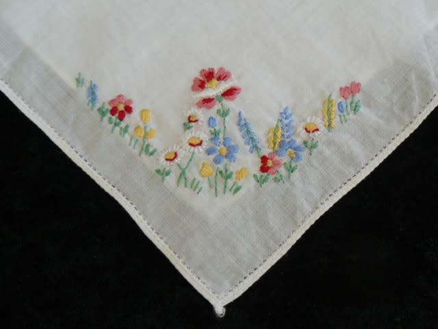 HANKIE VINTAGE COTTON EMBROIDERED