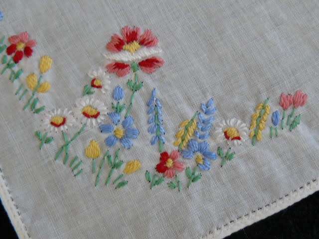 HANKIE VINTAGE COTTON EMBROIDERED