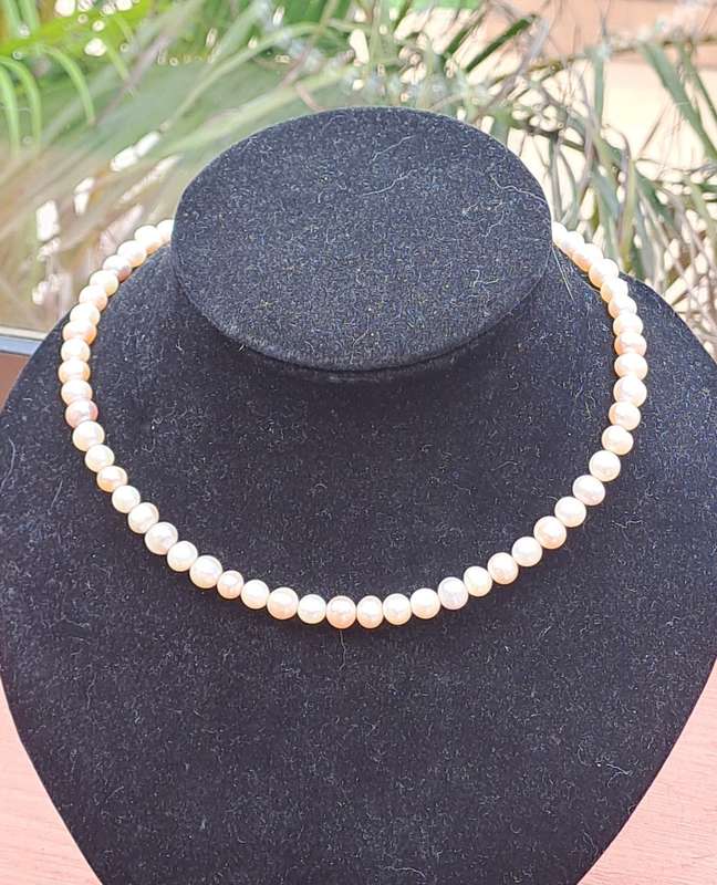 GENUINE FRESH WATER PEARL NECKLACE 42 CM