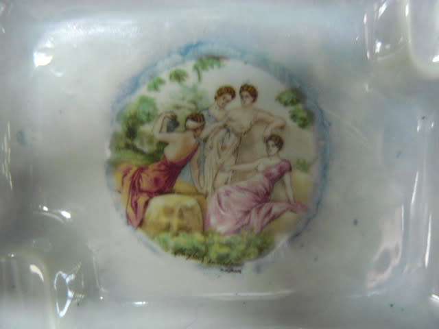 BAVARIA HAND DECORATED ASHTRAY WITH MOTHER OF PEARL EFFECT