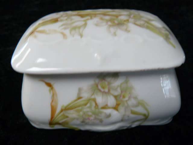 VERY CUTE AUSTRIAN MORITZ ZDEKAUER MAD BETWEEN 1884 - 1909 TRINKET BOX