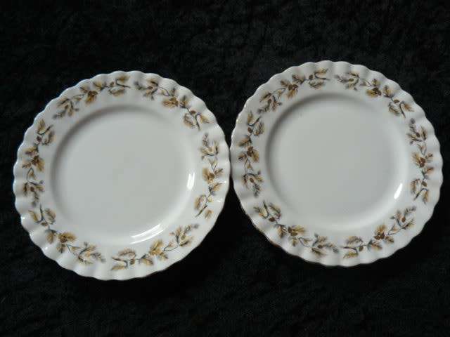 ROYAL ALBERT GOLDEN PINE SIDE PLATES WITH GOLD RIM 16 CM