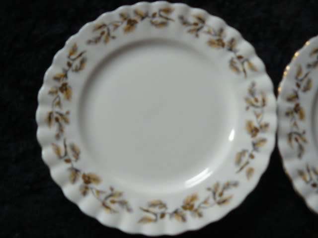 ROYAL ALBERT GOLDEN PINE SIDE PLATES WITH GOLD RIM 16 CM