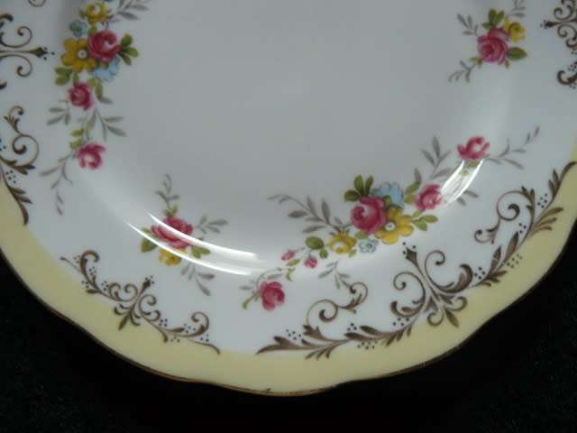 QUEEN ANN SIDE PLATE GOLD  RIM 15.8 CM