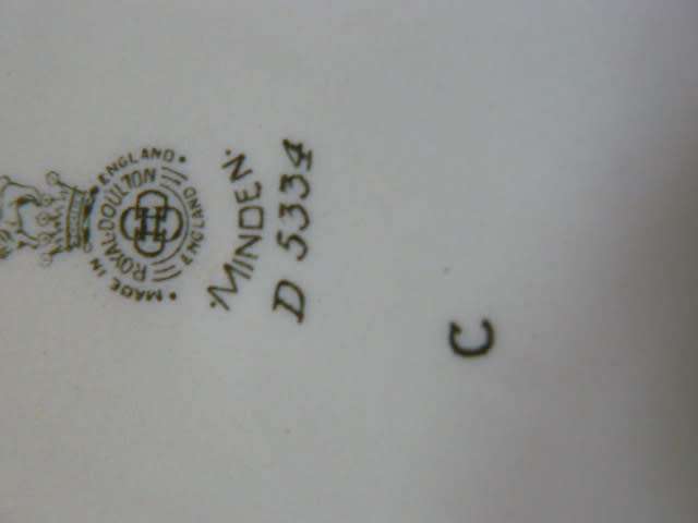 ROYAL DOULTON PLATE21.5 CM