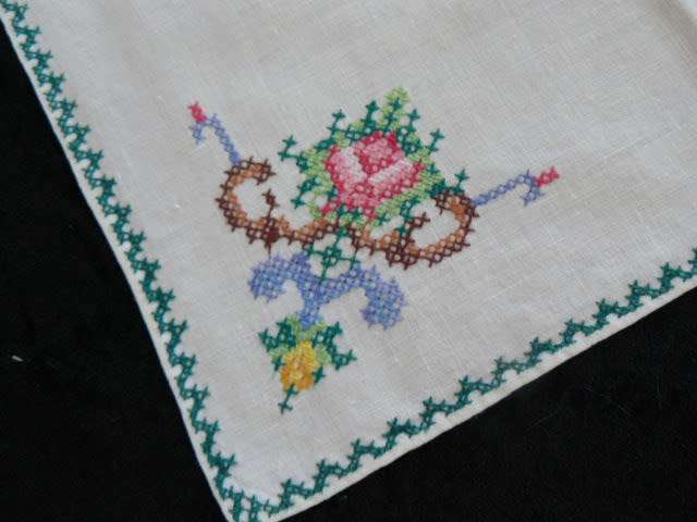 VINTAGE CROSS STITCH NAPPKINS