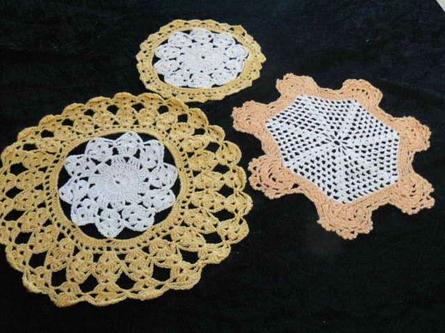 HAND CROCHETED COTTON DOILIES LARGEST 30 CM DIAMETER