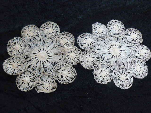 VERY FINE VINTAGE COTTON DOILIES 17 CM