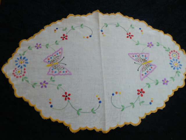 TRAY CLOTH VINTAGE COTTON EMBROIDERED LOVELY