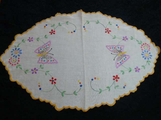 TRAY CLOTH VINTAGE COTTON EMBROIDERED LOVELY