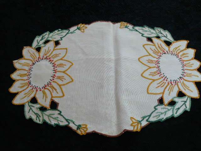3 PIECE COTTON DOILIE SET LOVELY