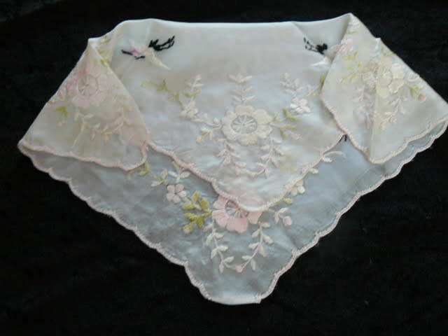 100 % PURE SILK VINTAGE HANKIE EMBROIDERED