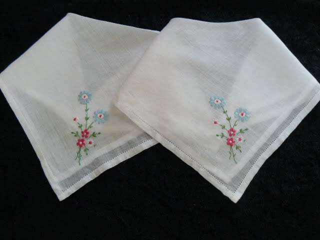 2 FINE VINTAGE COTTON EMBROIDERED HANKIES