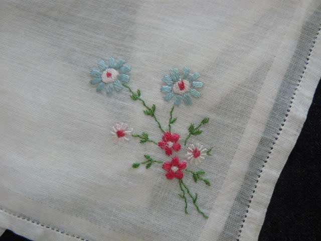 2 FINE VINTAGE COTTON EMBROIDERED HANKIES
