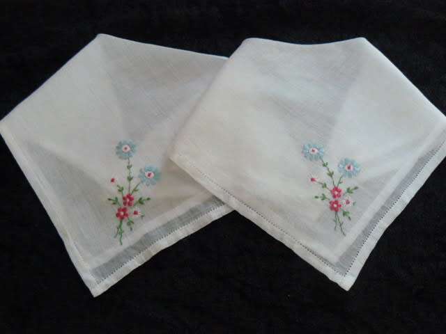 2 FINE VINTAGE COTTON EMBROIDERED HANKIES