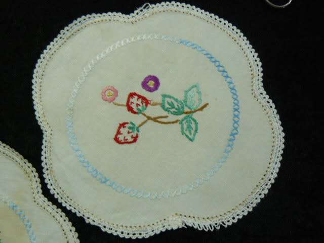 VINTAGE COTTON EMBROIDERED DOILIES X 2 STAIN