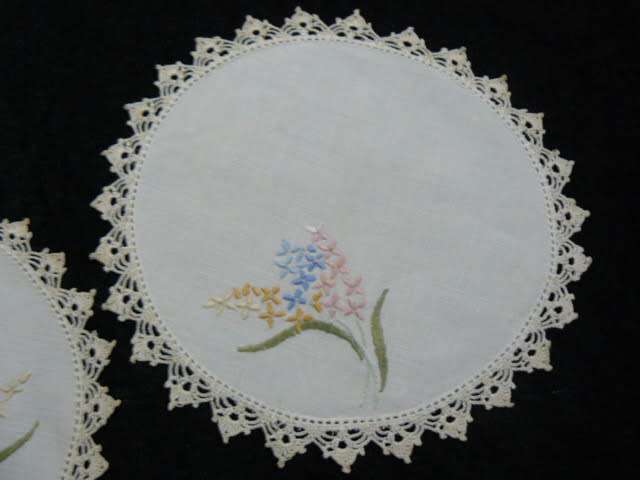 VINTAGE COTTON EMBROIDERED DOILIES WITH HAND CROCHETED EDGE