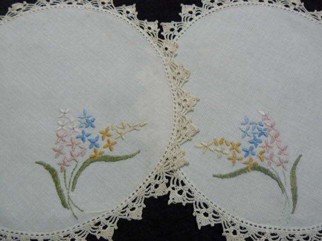 VINTAGE COTTON EMBROIDERED DOILIES WITH HAND CROCHETED EDGE