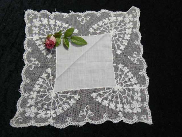 VINTAGE HANKIE LOVELY