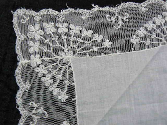 VINTAGE HANKIE LOVELY