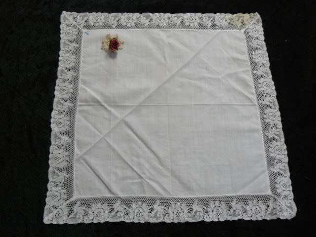 VINTAGE COTTON HANKIE EMBROYDERED