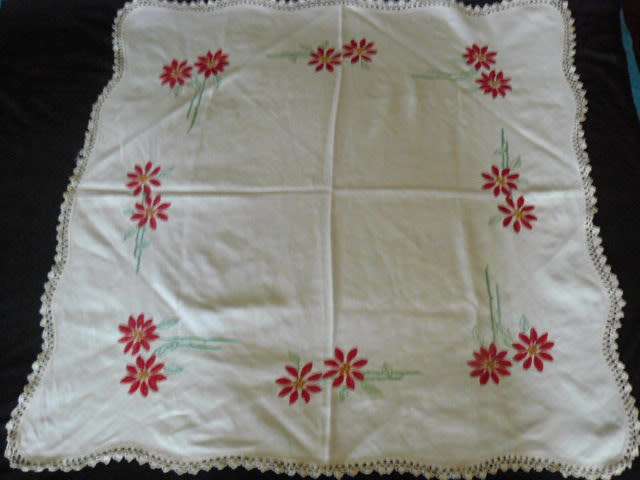 COTTON VINTAGE EMBROIDERED TABLE CLOTH WITH I FREE NAPPKIN FOR CHRISTMAS