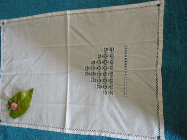 VINTAGE COTTON TABLE CLOTH WITH FREE TRAY CLOTH
