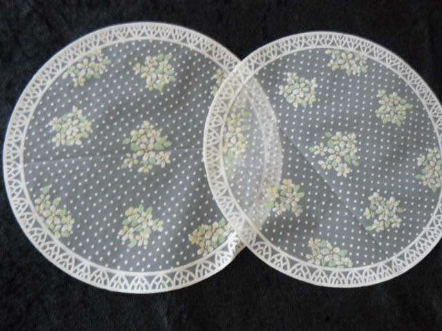 DOILIES SET OF X 3