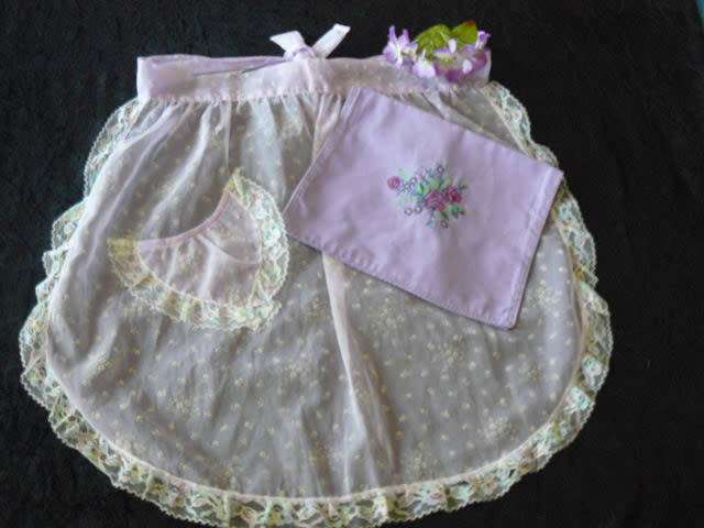 EMBROYDERED COTTON DOUBLE THICK TRAY CLOTH AND HALF APRON