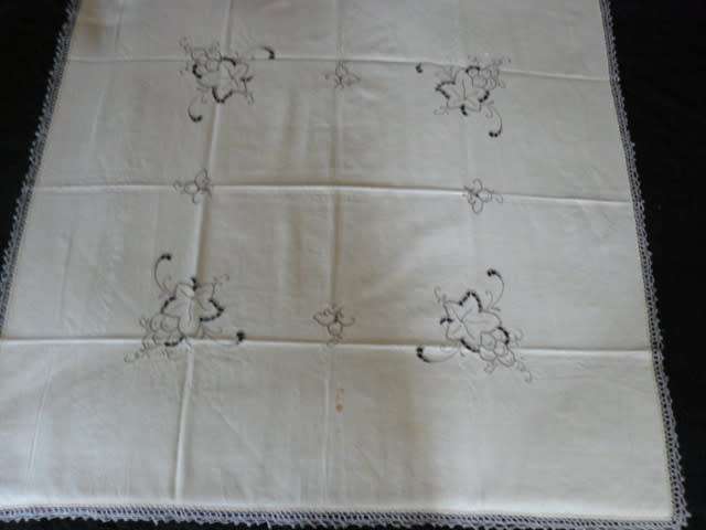 Vintage Hand Embroidered with Hand Crocheted Edge + 1 Free Napkin