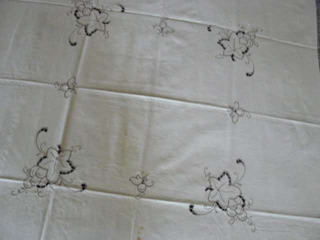 Vintage Hand Embroidered with Hand Crocheted Edge + 1 Free Napkin