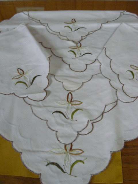 COTTON EMBROIDERED NAPPKINS