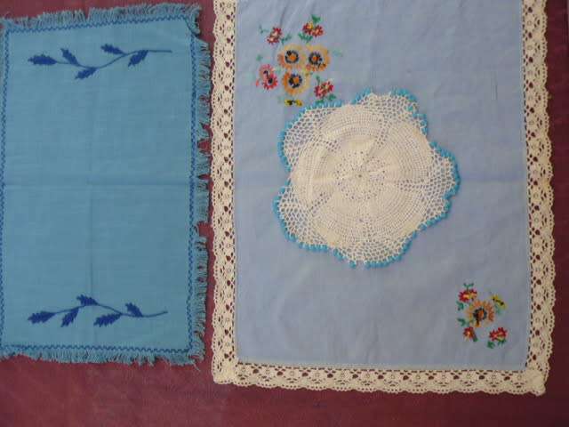 2 X VINTAGE COTTON EMBROYDERED TRAY CLOTHS AND ONE JUG COVER
