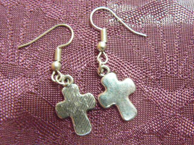 LOVELY EARRINGS CROSS