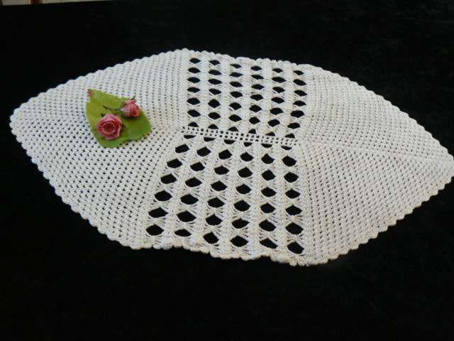 VINTAGE COTTON COFFEE TABLE CLOTH
