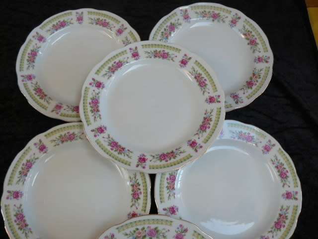 PORCELAIN SIDE PLATES 18 CM X 6