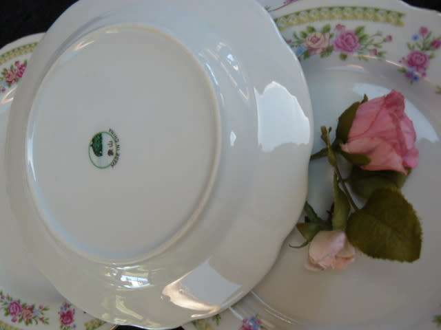 PORCELAIN SIDE PLATES 18 CM X 6