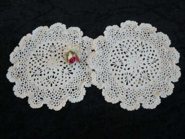 3 X VINTAGE COTTON HAND CROCHETED DOILIES