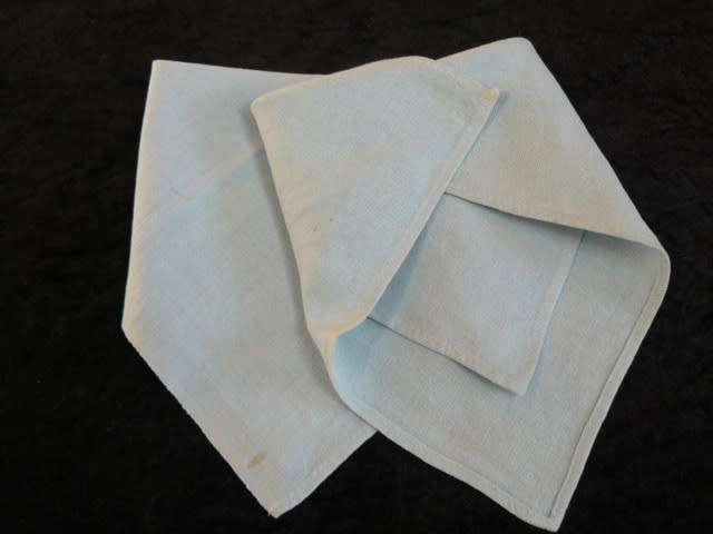 TABLE RUNNER, TRAY CLOTH, 2 X SERVIETES 1 X JUG COVER