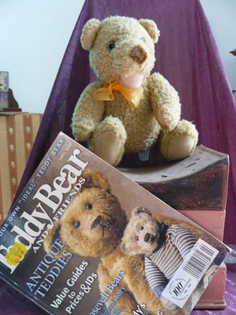 VINTAGE TEDDY WITH FREE MAGAZINE