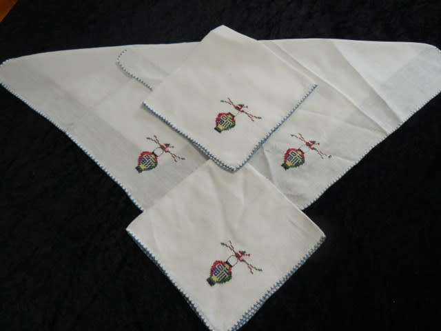 VINTAGE COTTON CROSS STITCH NAPPKINS X 4