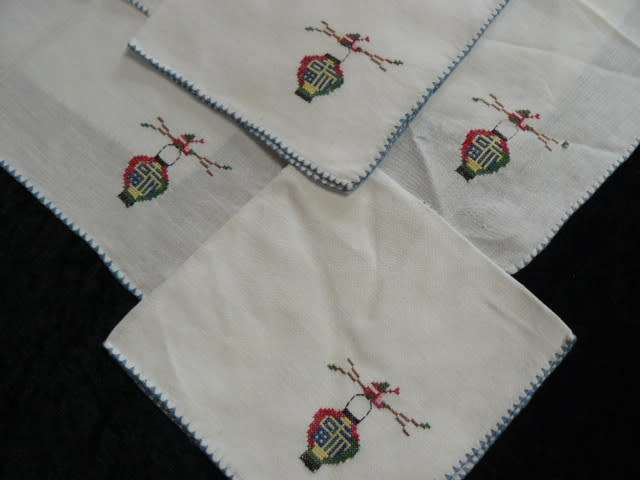 VINTAGE COTTON CROSS STITCH NAPPKINS X 4