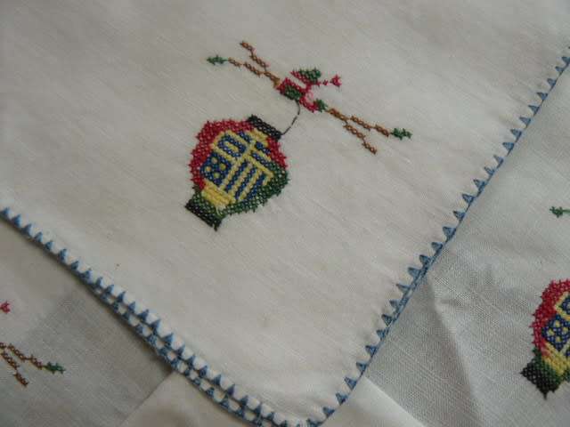 VINTAGE COTTON CROSS STITCH NAPPKINS X 4