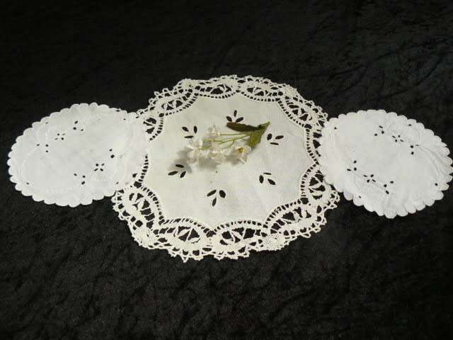 VINTAGE COTTON DOILIES SET OF 3