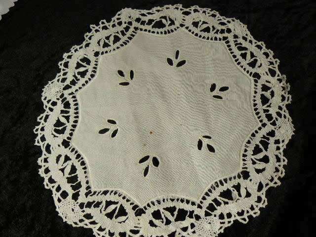 VINTAGE COTTON DOILIES SET OF 3