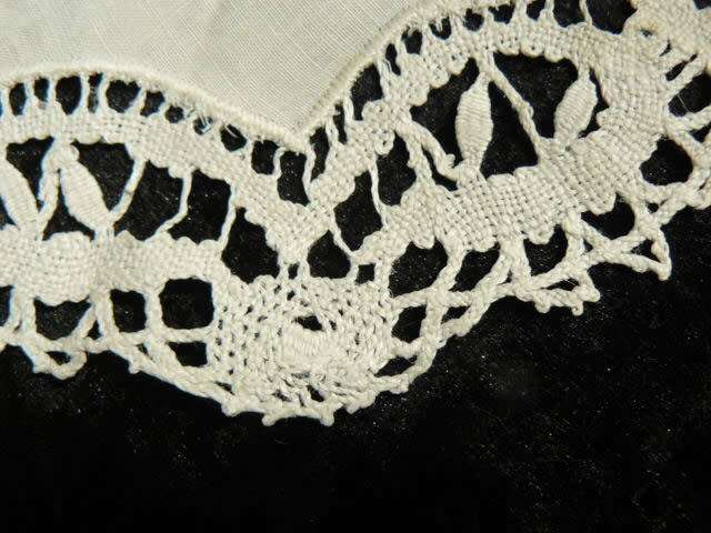 VINTAGE COTTON DOILIES SET OF 3
